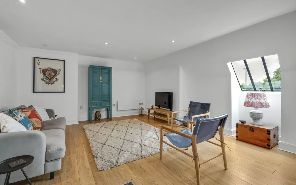 1 Bridge Road, East Molesey, KT8 photo 4