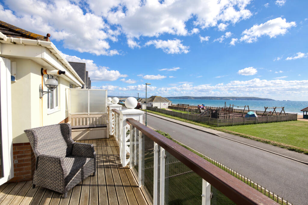 Hurst Road, Milford on Sea Image 5
