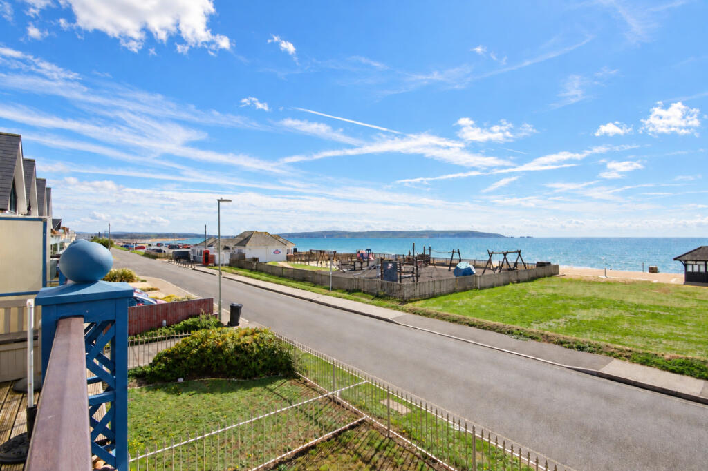 Hurst Road, Milford on Sea Image 7