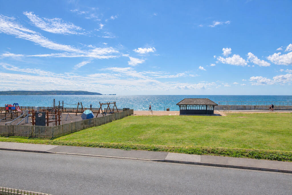 Hurst Road, Milford on Sea Image 9