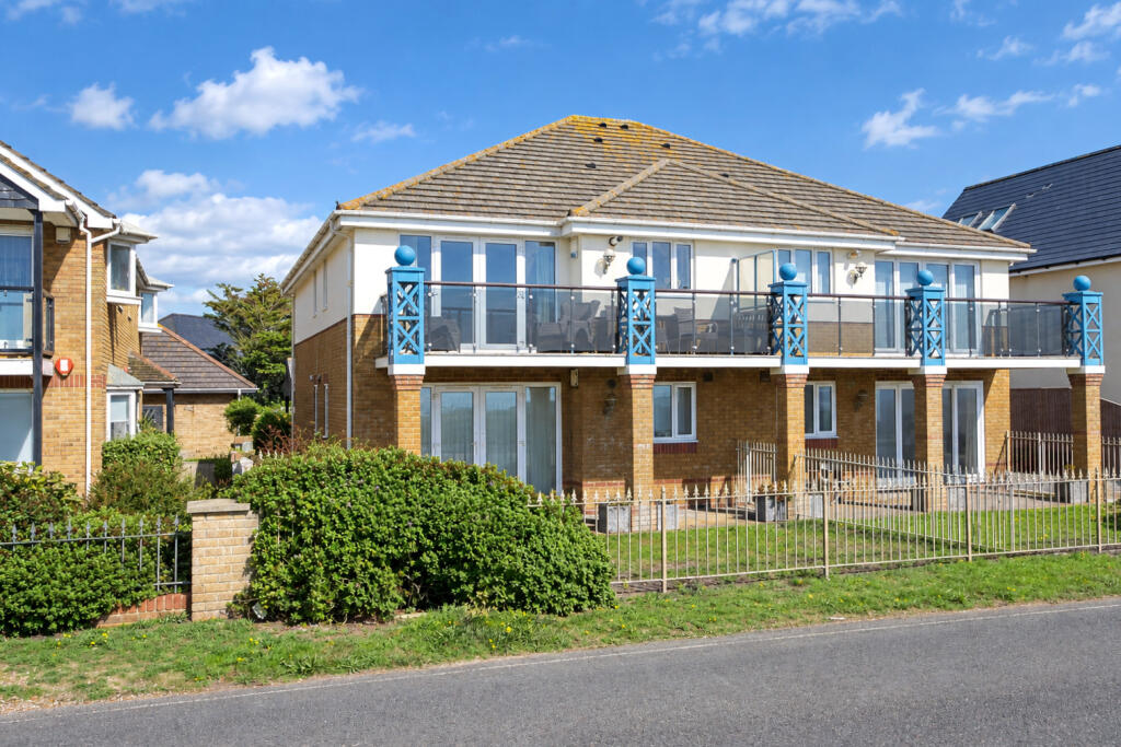 Hurst Road, Milford on Sea Image 2
