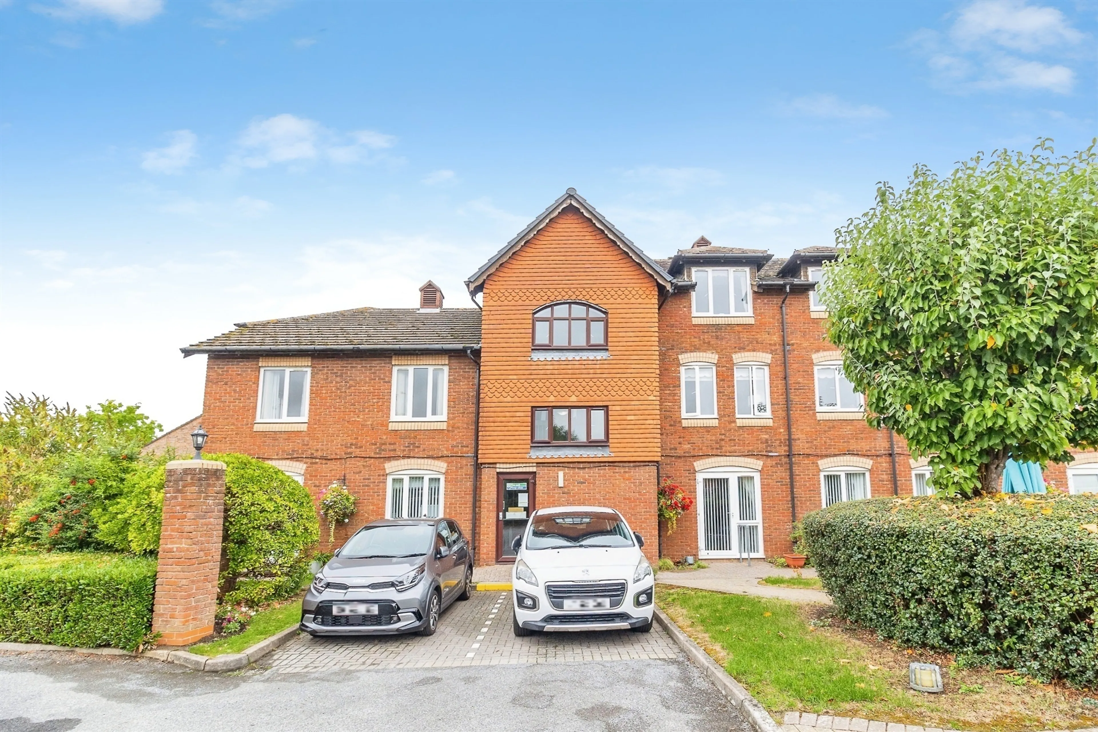 Property at Laburnum Court, Leighton Buzzard