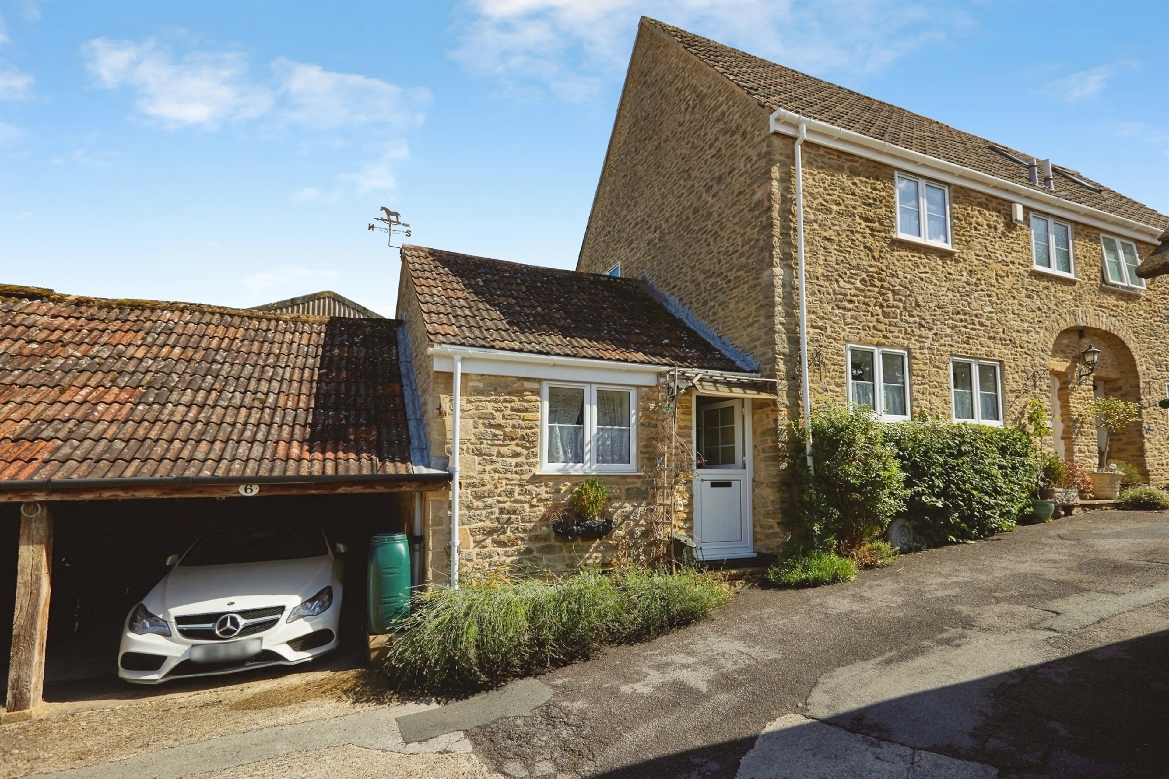 Property photo 0