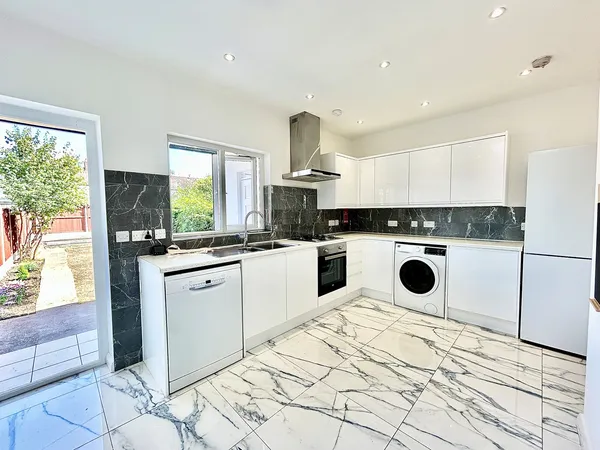 Sanderstead Road, Leyton E10