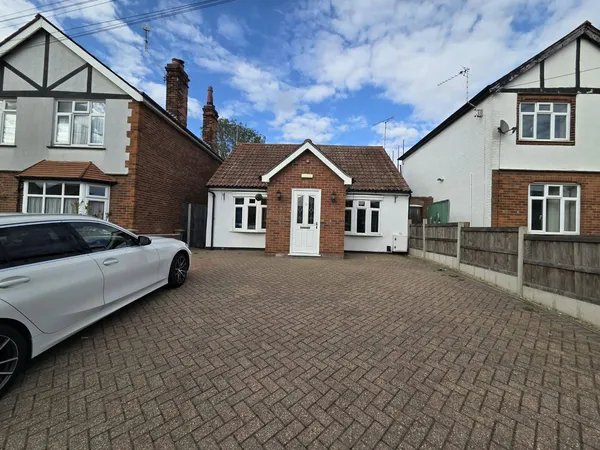 5 Bedroom Bungalow, Harwich Road, Col...