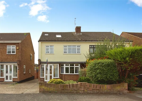 Arlington Gardens, Romford, RM3