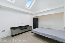 St. Johns Road, ISLEWORTH