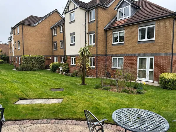 Upper Gordon Road, GU15