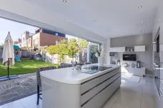 Coppetts Road London N10 photo 2
