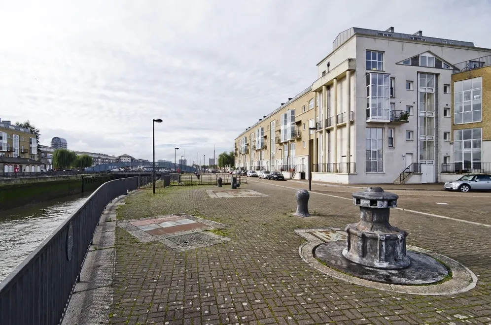 Queen Of Denmark Court, Rotherhithe, SE16 photo 6