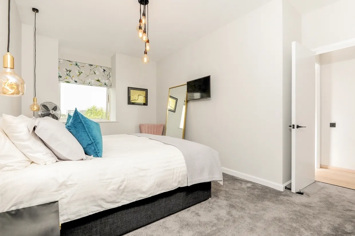 Kew Bridge Road Brentford TW8 photo 7
