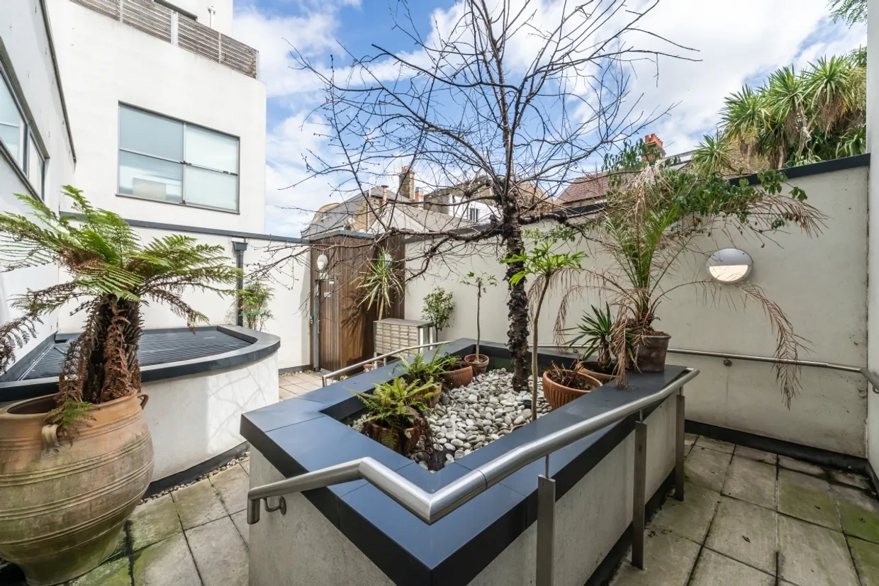 Clement Avenue London SW4 photo 9