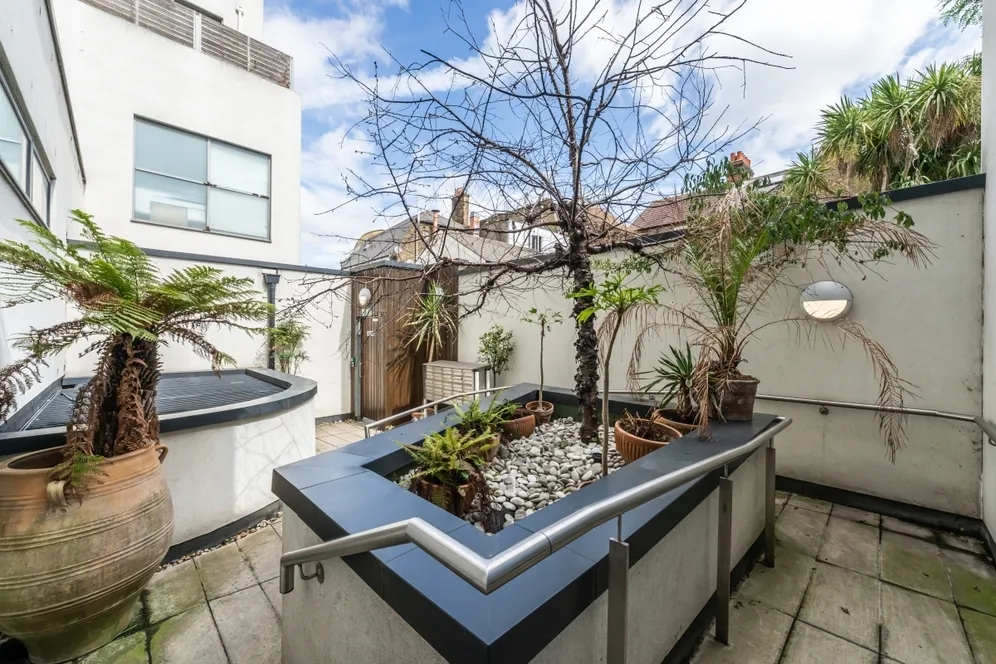 Clement Avenue London SW4 photo 9