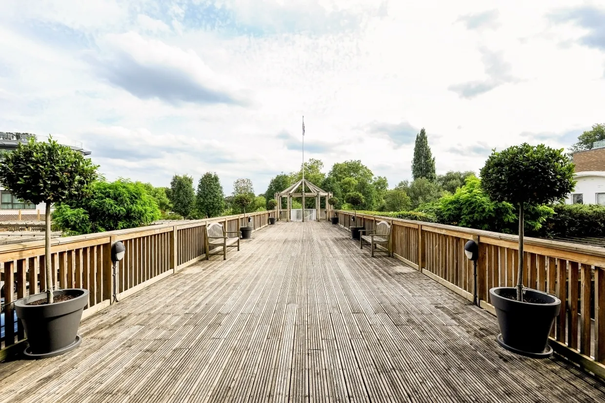 Kew Bridge Road Brentford TW8 photo 14