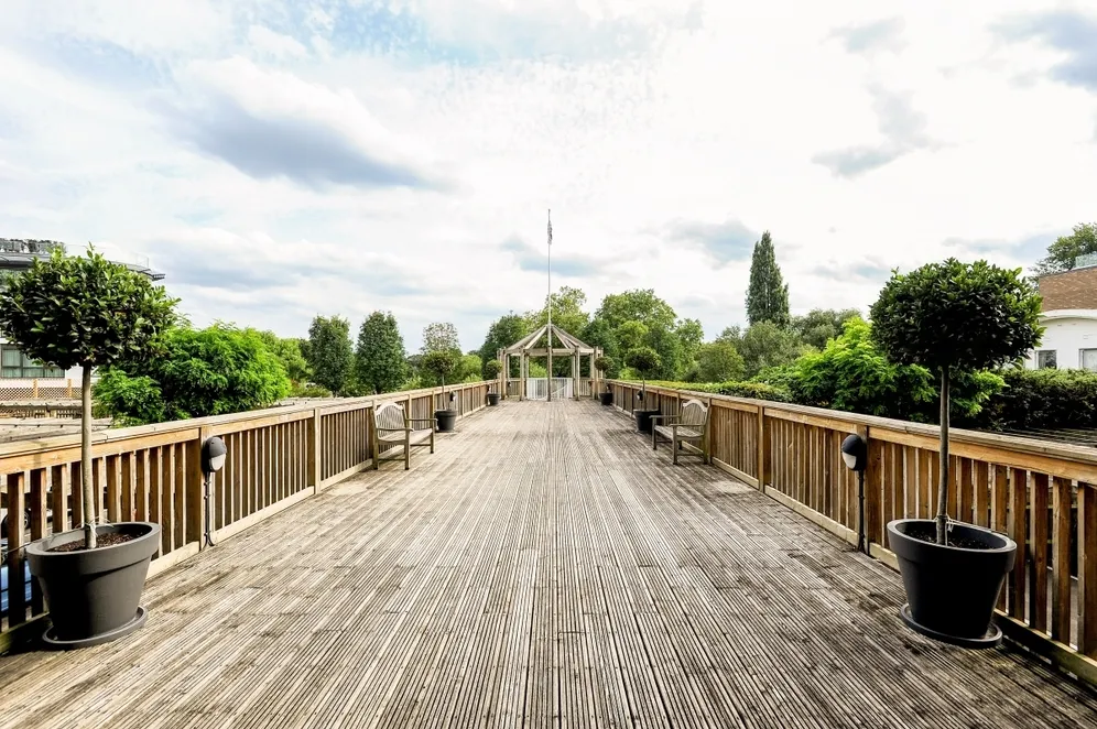 Kew Bridge Road Brentford TW8 photo 14