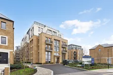 Pinewood Gardens, Teddington, TW11 photo 1