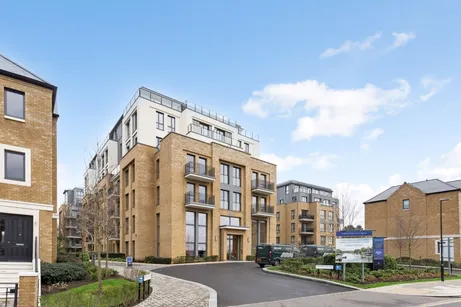 Pinewood Gardens, Teddington, TW11