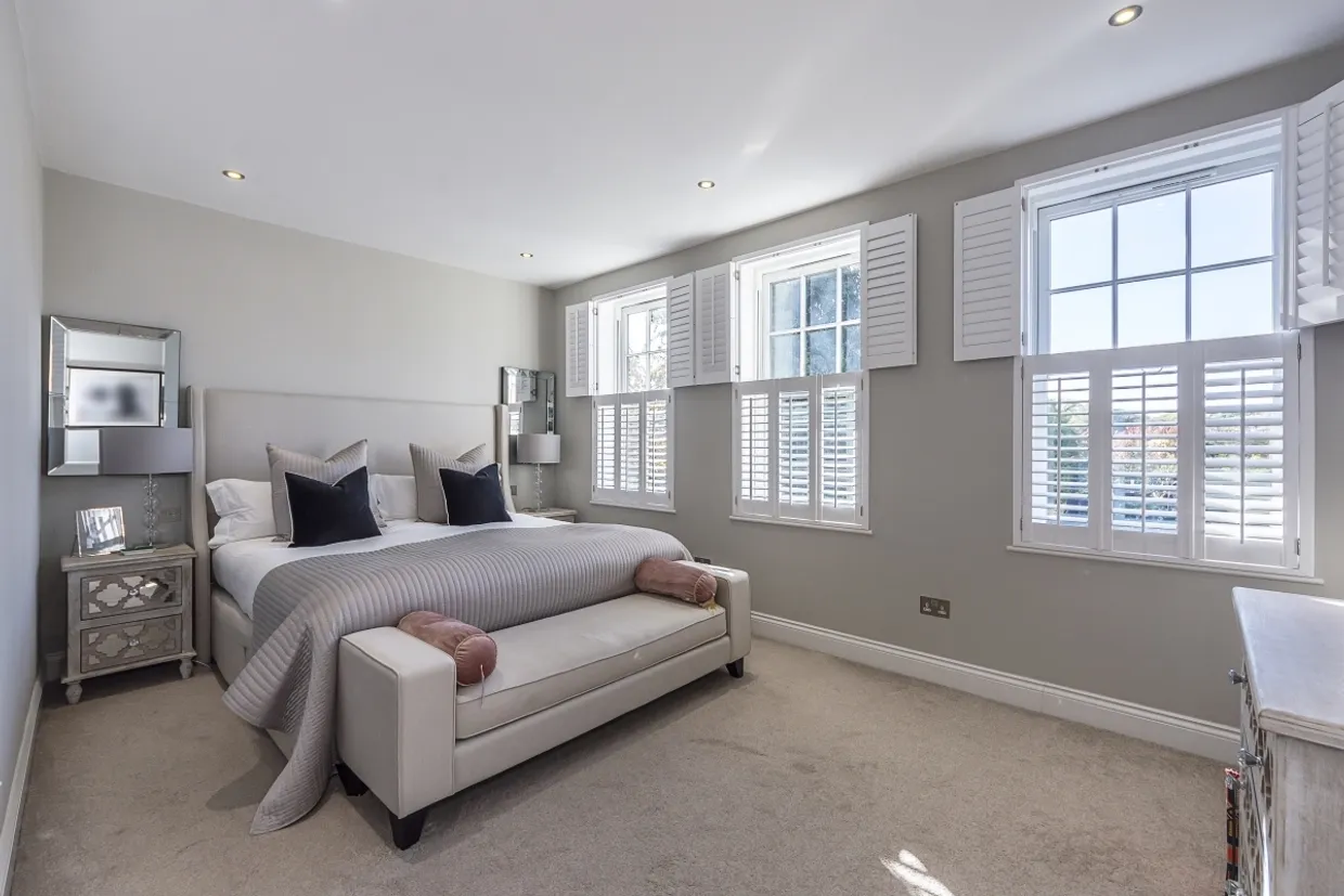 Coppetts Road London N10 photo 22