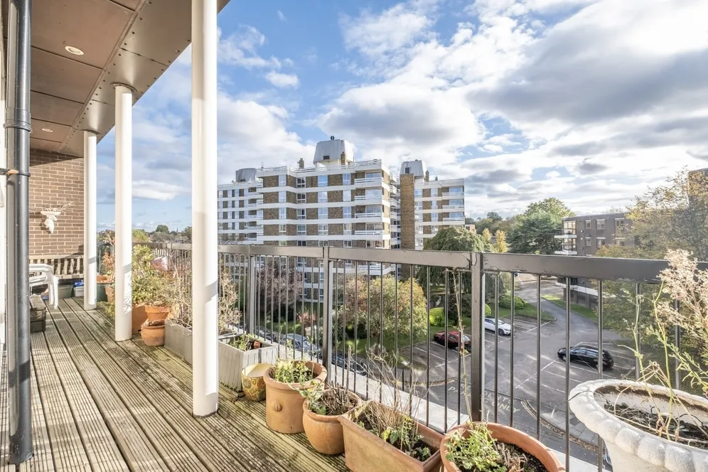 Warwick Drive London SW15 photo 4
