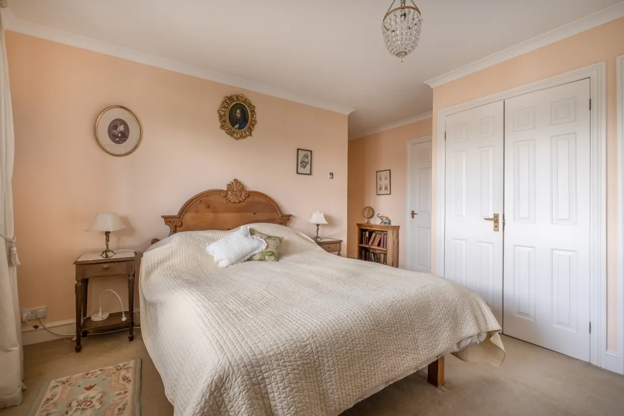Warwick Drive London SW15 photo 7