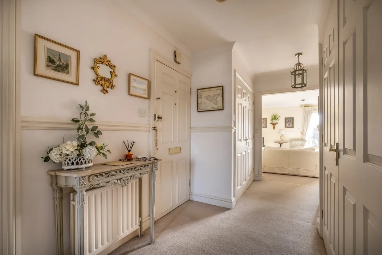 Warwick Drive London SW15 photo 8