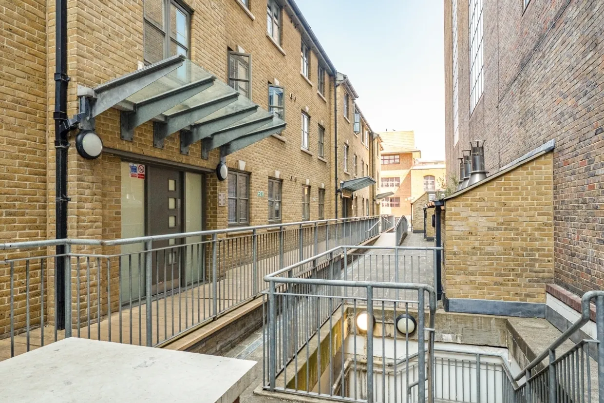 Kingsley Mews, Wapping, E1W photo 10