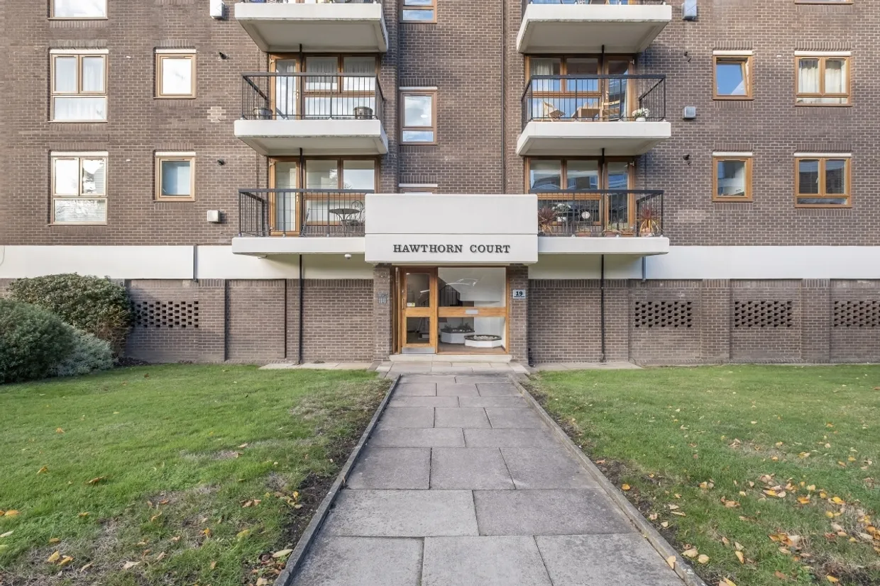 Warwick Drive London SW15 photo 9