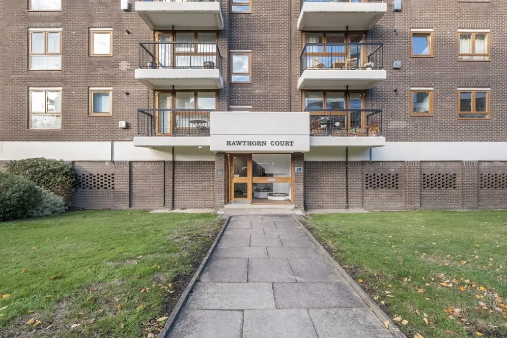 Warwick Drive London SW15 photo 9