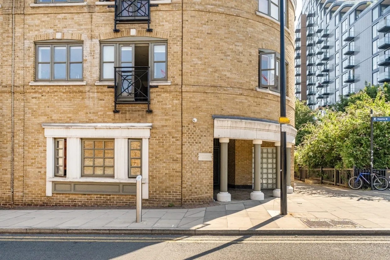 Kingsley Mews, Wapping, E1W photo 13
