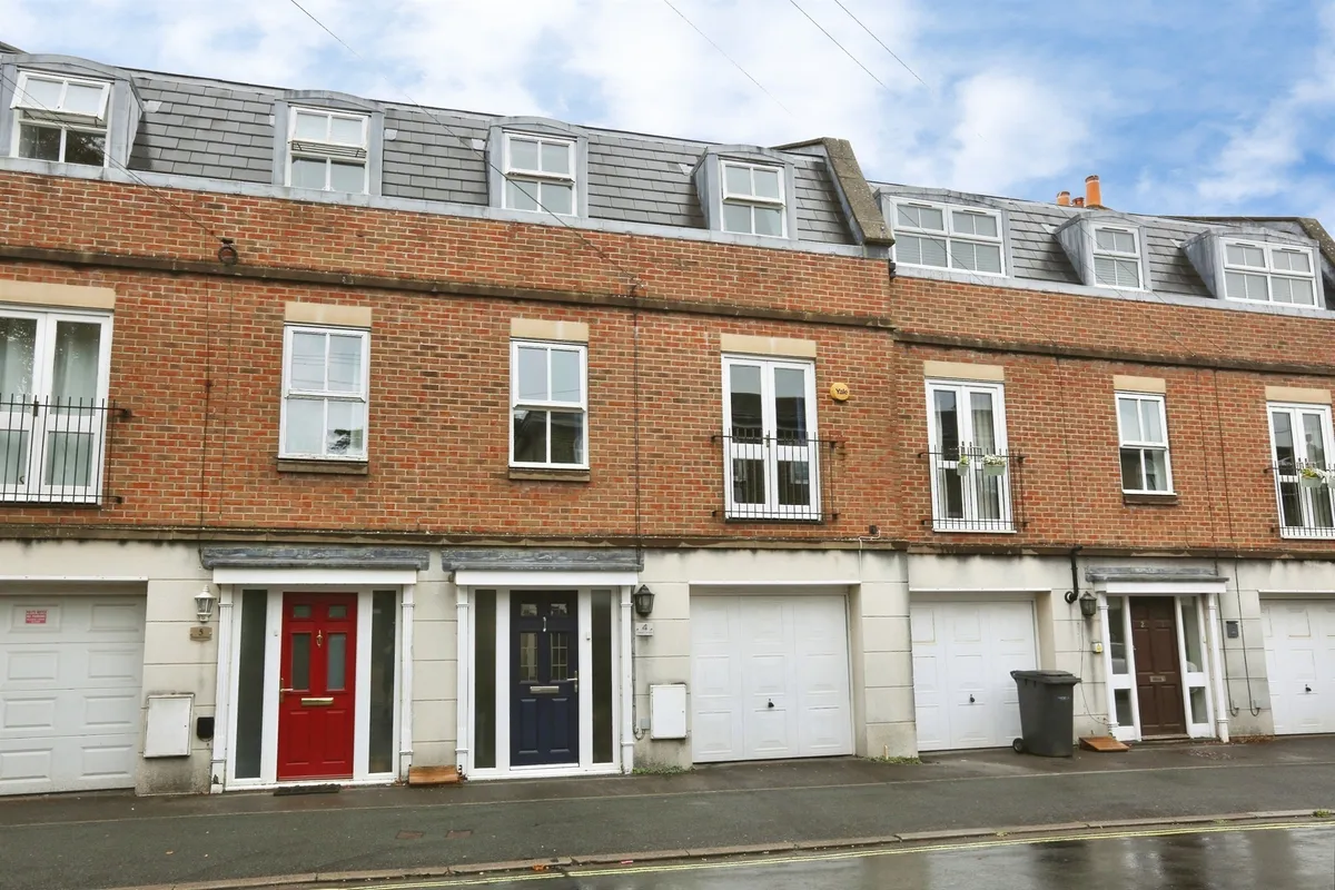 Gwessin Terrace, Gosport