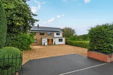 Salisbury Road, Marlborough, SN8 photo 17