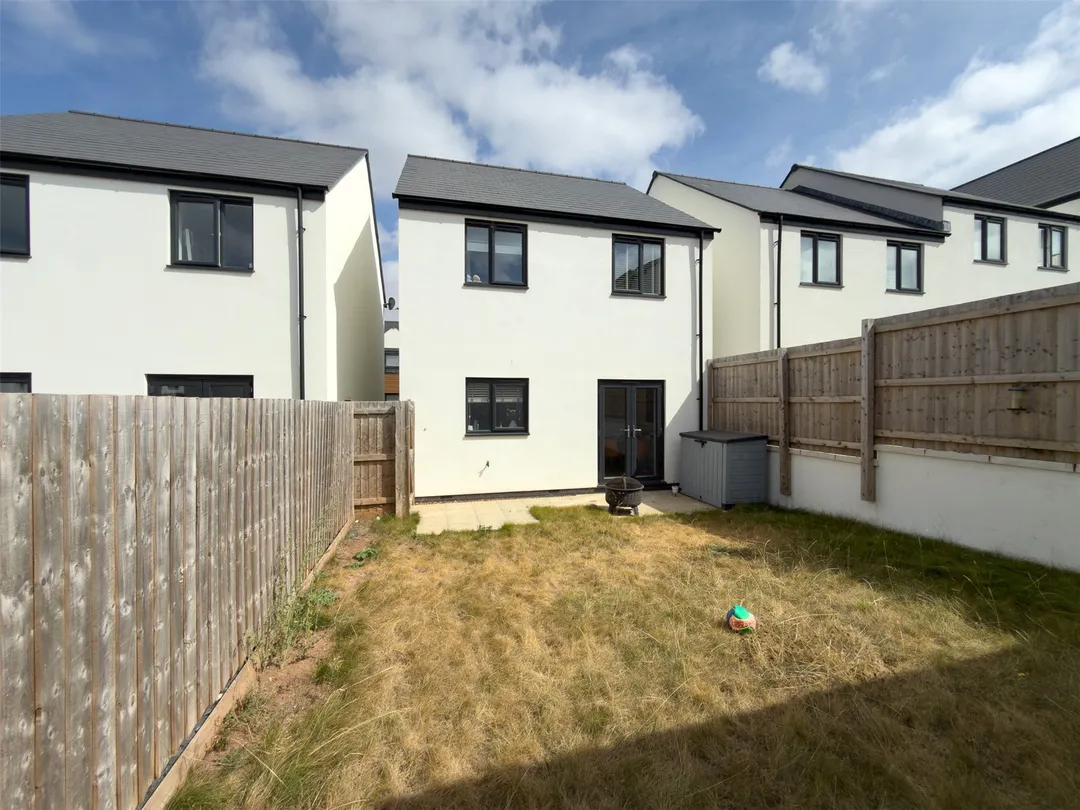 https://mr0.homeflow-assets.co.uk/files/photo/image/48376/4235/_x_/OCL260037_08.jpg