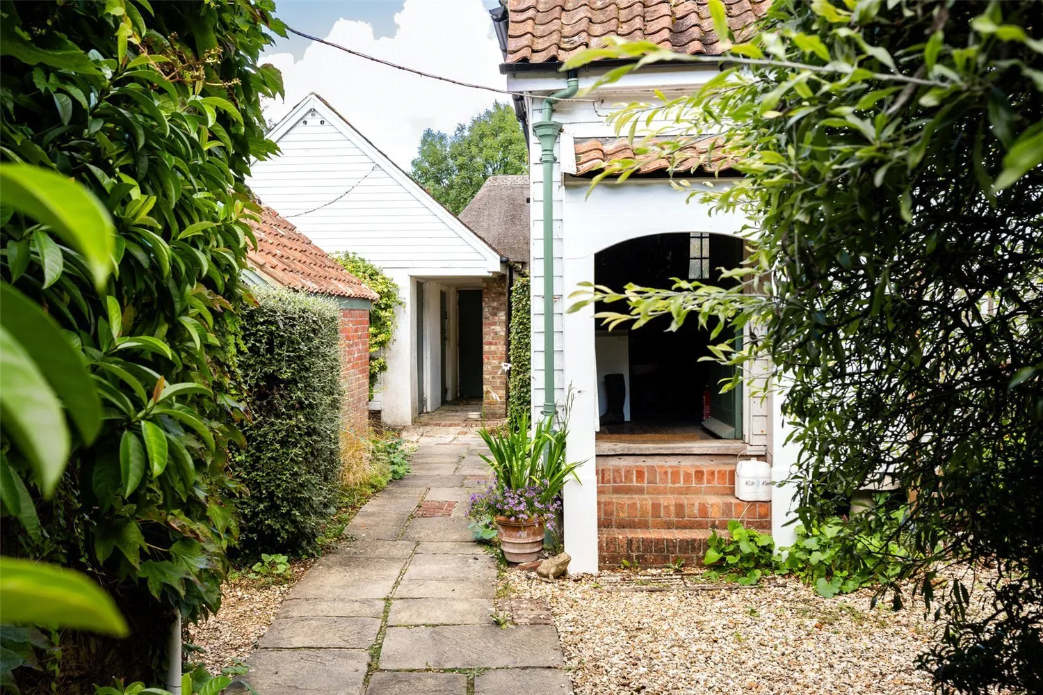 High Street, Tarrant Monkton, DT11 photo 32