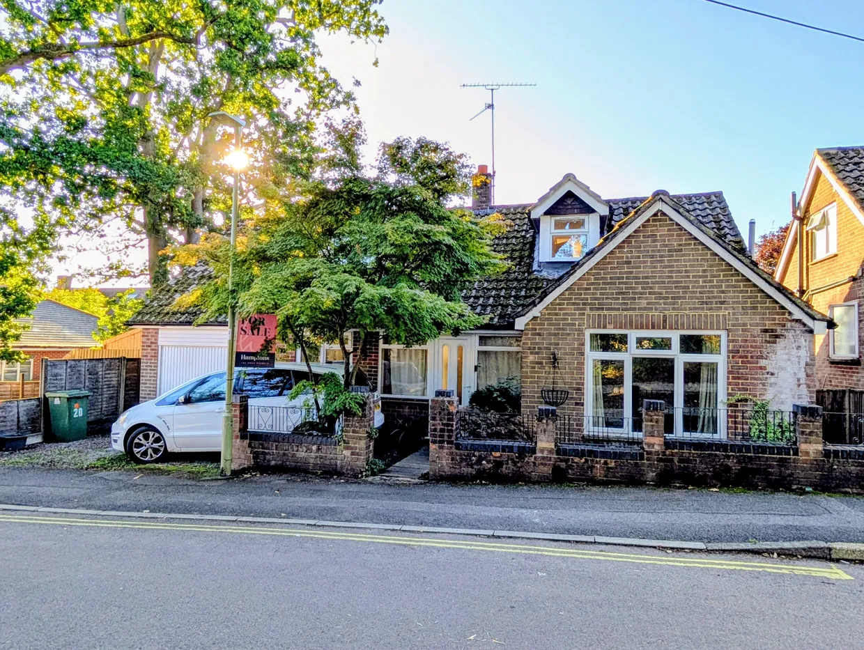 Riverside Close, Liss, GU33 photo 1