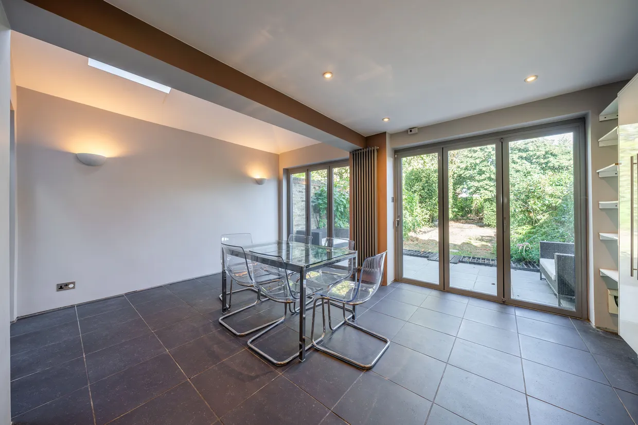 Lillieshall Road, London, SW4 photo 3