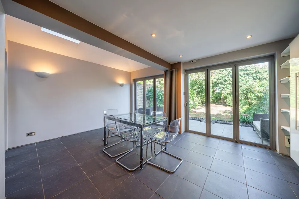 Lillieshall Road, London, SW4 photo 3