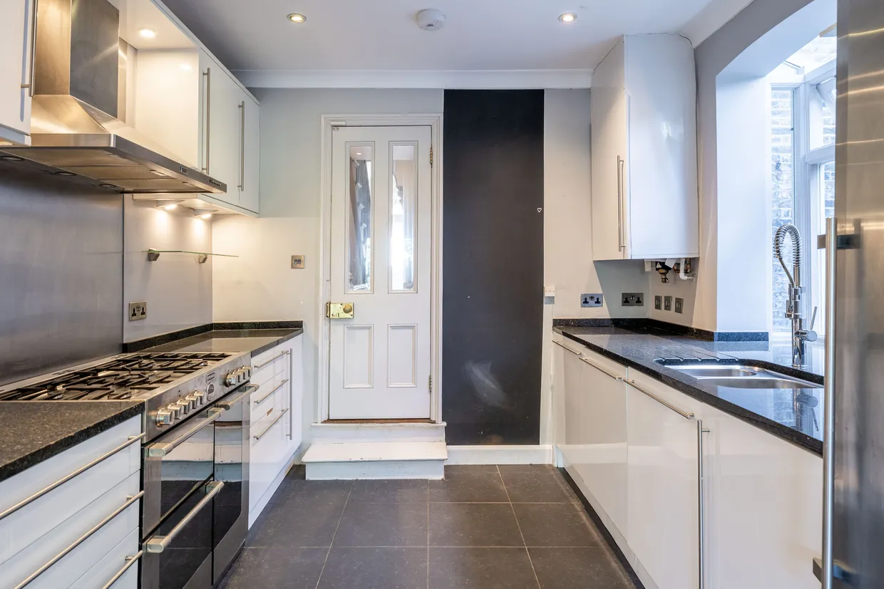 Lillieshall Road, London, SW4 photo 11