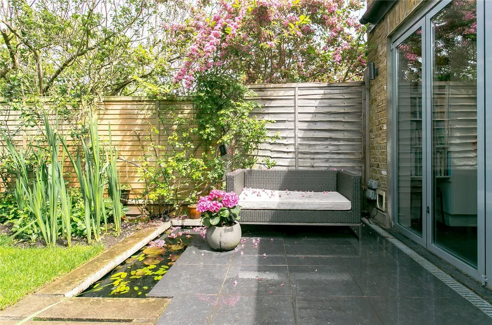 Lillieshall Road, London, SW4