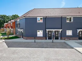 Haroldslea Drive, Horley photo