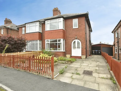 St. Johns Drive, Harrogatephoto