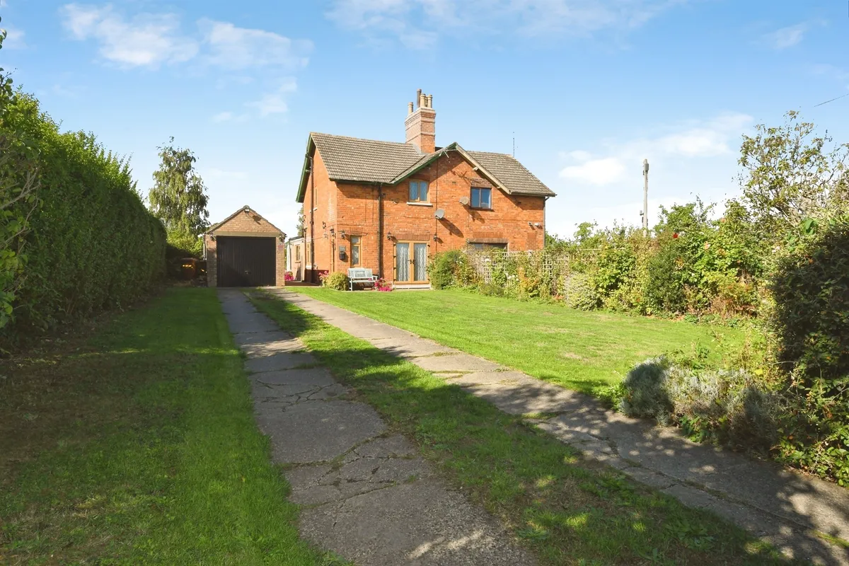 Lineside, Swineshead, Boston