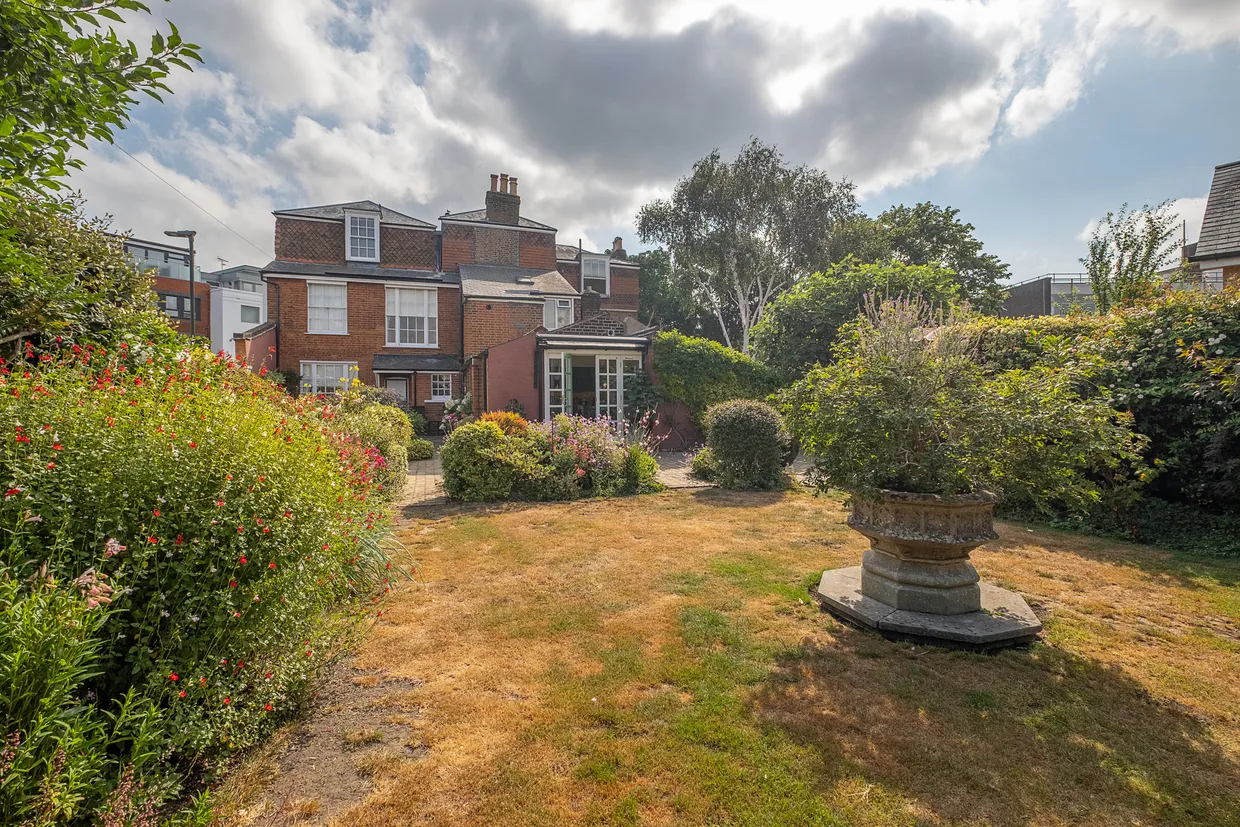 Park Road, Teddington, TW11 photo 4