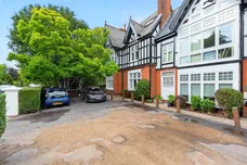 Grove Park Road, London