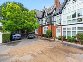 Grove Park Road, London photo