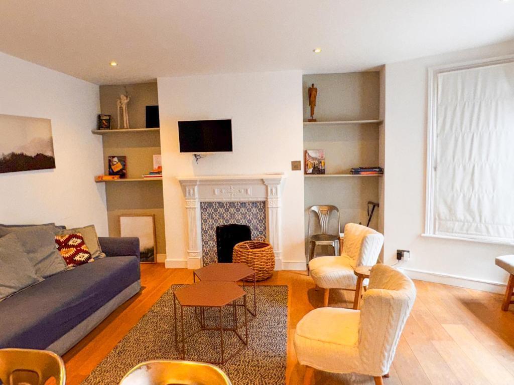 Flat 1, Comeragh Road, London Image 4