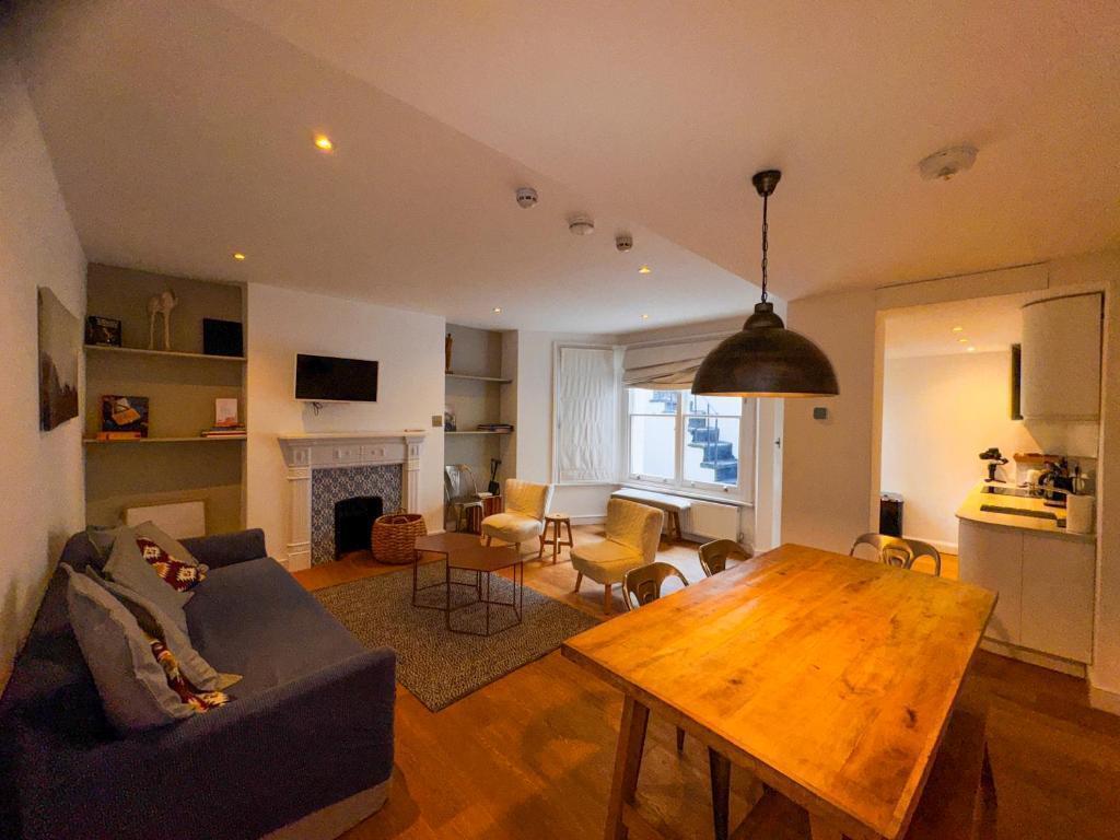 Flat 1, Comeragh Road, London Image 5