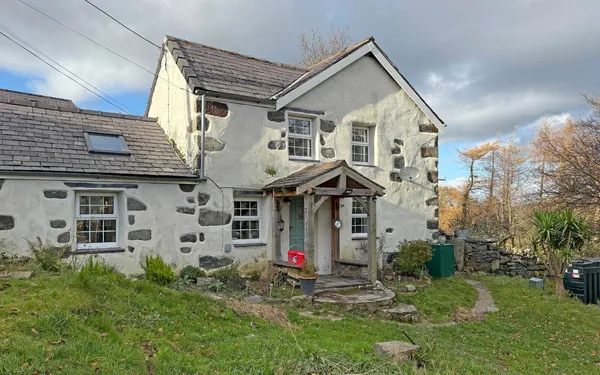 Mur Mawr, Llanberis, Caernarfon, Gwynedd, LL55