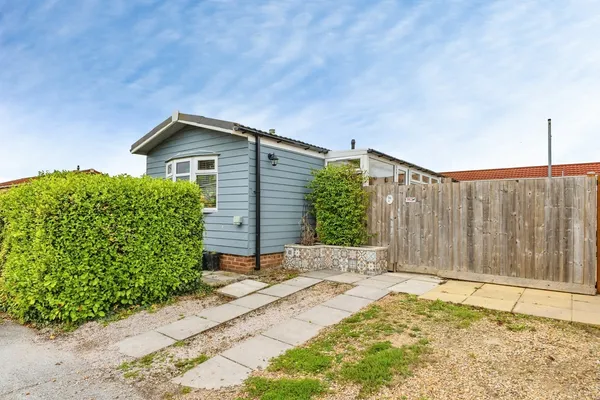 Deer Park Homes Village, Stoke Flemin...