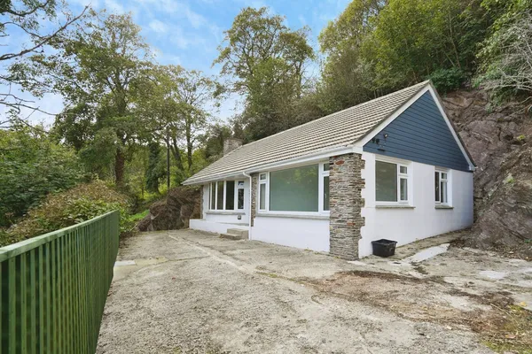 Higher Landaviddy, Polperro, PL13