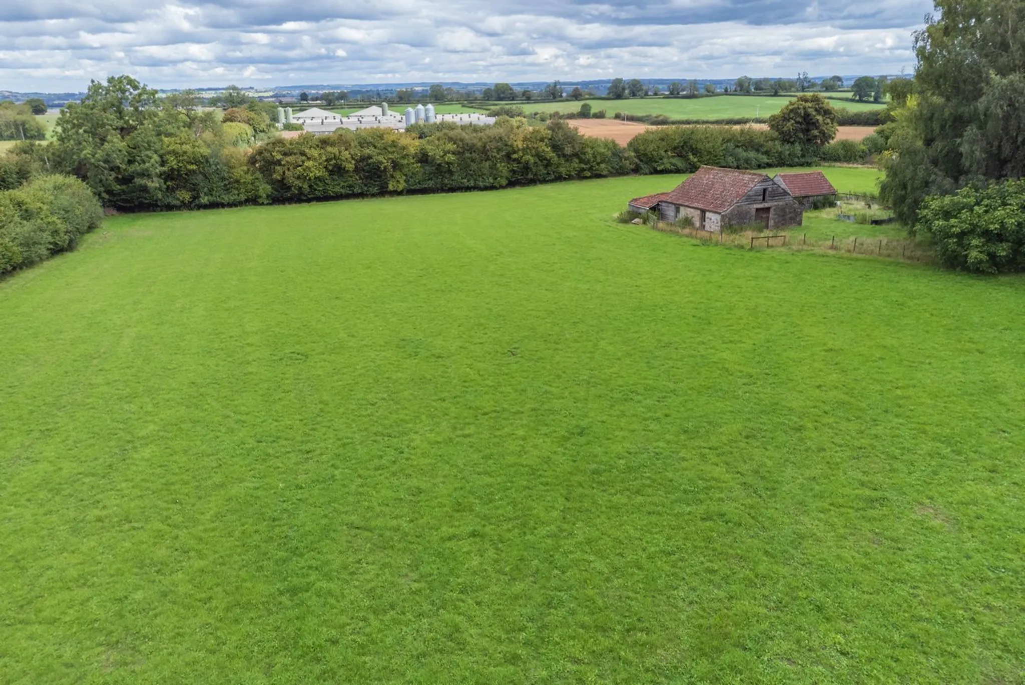 https://mr0.homeflow-assets.co.uk/files/photo/image/48377/7752/_x_/59536934.jpg